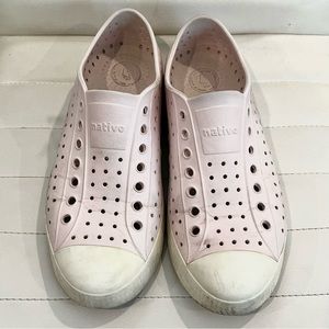 Native Jefferson Water Shoes - Women’s 10 - Milk Pink / Shell White